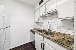 7575 Katy Fwy, Houston, TX 77024 - Photo 6