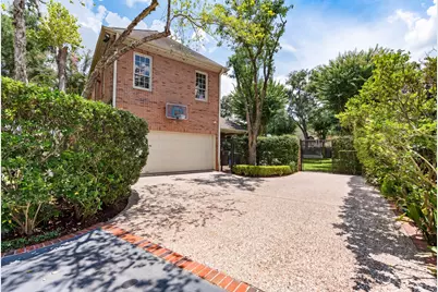 10919 Wickline Drive, Houston, TX 77024 - Photo 38