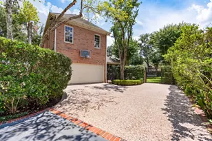 10919 Wickline Dr, Houston, TX 77024 - Photo 38