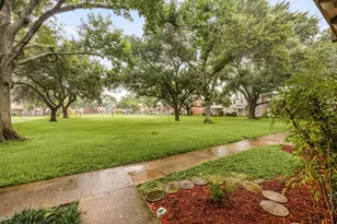 10328 Hammerly Blvd, Houston, TX 77043 - Photo 20