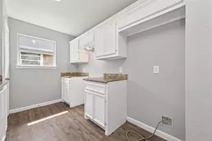 7521 Dyer St, Houston, TX 77088 - Photo 10