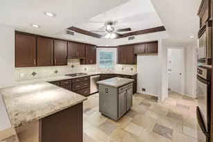 6 S Buck Ridge, The Woodlands, TX 77381 - Photo 14