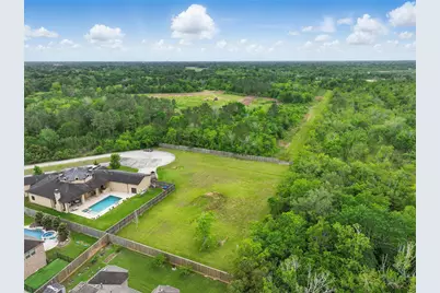 2082 Wilderness Trail, Friendswood, TX 77546 - Photo 2