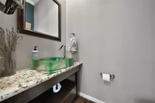 219 W 27th St, Houston, TX 77008 - Photo 18
