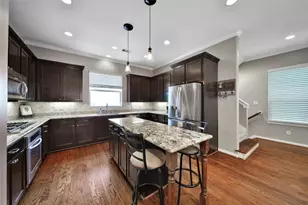 219 W 27th St, Houston, TX 77008 - Photo 10