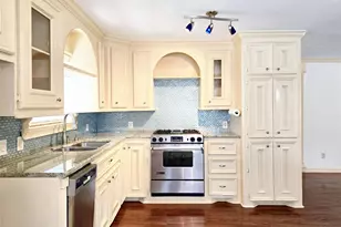 828 E 39th St, Houston, TX 77022 - Photo 6