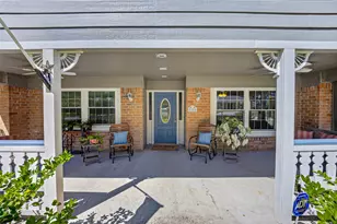 558 Landfall Ln, Conroe, TX 77302 - Photo 8