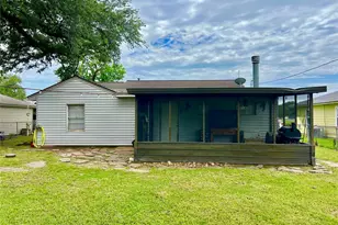 917 Ridgecrest St, Angleton, TX 77515 - Photo 38