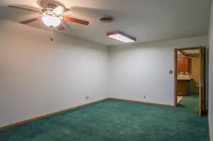 424 Candy St, El Campo, TX 77437 - Photo 4