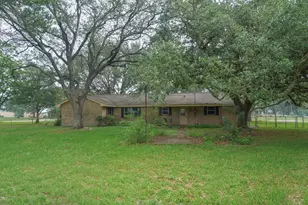 424 Candy St, El Campo, TX 77437 - Photo 28