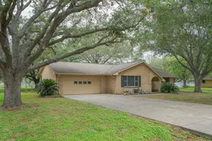 424 Candy St, El Campo, TX 77437 - Photo 32