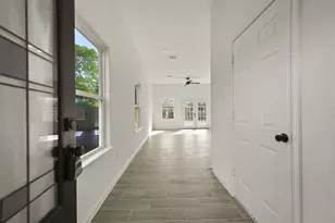 9212 Arvin St, Houston, TX 77028 - Photo 2