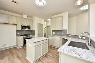 1107 Treasure Ct, Baytown, TX 77521 - Photo 18