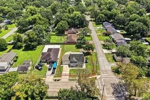 1215 E Walker St, League City, TX 77573 - Photo 44