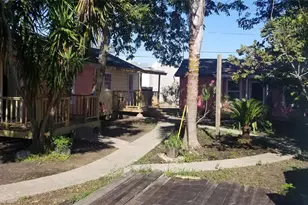 4418 Ave P 1/2 Unit 3, Galveston, TX 77550 - Photo 2