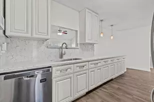 3705 Misty Cove Ct, Dickinson, TX 77539 - Photo 10