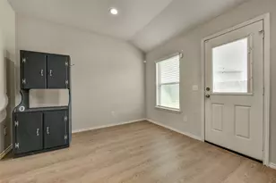 8611 Conquest Cir, Texas City, TX 77591 - Photo 12