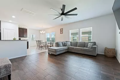 2403 Ivory Court, Texas City, TX 77591 - Photo 4