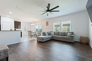 2403 Ivory Ct, Texas City, TX 77591 - Photo 4