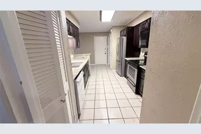 1914 Hunters Trace Street, Houston, TX 77042 - Photo 4