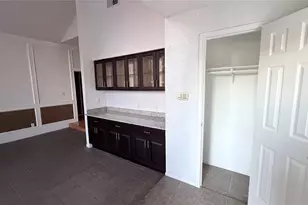 1914 Hunters Trace St, Houston, TX 77042 - Photo 8