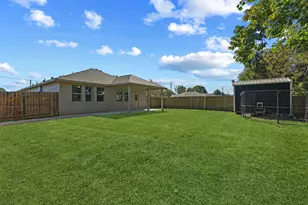 609 Burkett St, Dayton, TX 77535 - Photo 24