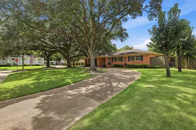 3890 Kenwood Drive, Beaumont, TX 77706 - Photo 2