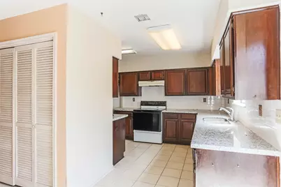 9901 Sharpcrest Street #J7, Houston, TX 77036 - Photo 4