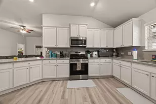 2605 Golden Palms, La Marque, TX 77568 - Photo 18