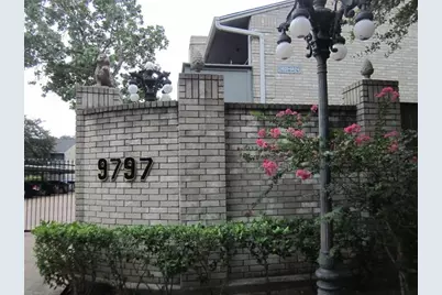 9797 Leawood Boulevard #302, Houston, TX 77099 - Photo 1