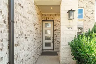 29023 Laurel Grove Ln, Fulshear, TX 77441 - Photo 4