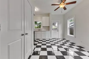 4534 Woodside St, Houston, TX 77023 - Photo 14