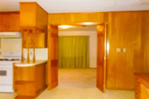 513 N Exchange St, Weimar, TX 78962 - Photo 4