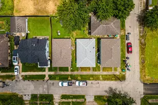 3102 Brackenridge St, Houston, TX 77026 - Photo 2