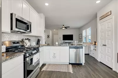 8426 Moonlight Bay Circle, Baytown, TX 77523 - Photo 16