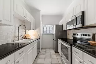 9850 Pagewood Ln, Houston, TX 77042 - Photo 2
