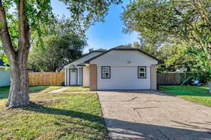 10943 Spanish Grant Dr, Sugar Land, TX 77498 - Photo 2