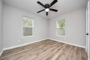 4914 Angleton St, Houston, TX 77033 - Photo 30