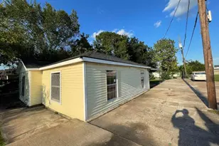 7510 Meadowyork St, Houston, TX 77037 - Photo 4
