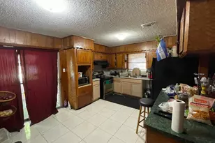 7510 Meadowyork St, Houston, TX 77037 - Photo 12