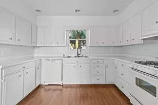 2707 57th St, Galveston, TX 77551 - Photo 10