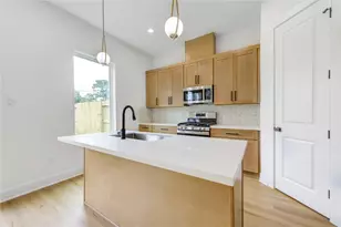 9007 Noel St, Houston, TX 77033 - Photo 4