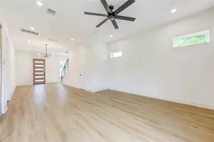 9007 Noel St, Houston, TX 77033 - Photo 12
