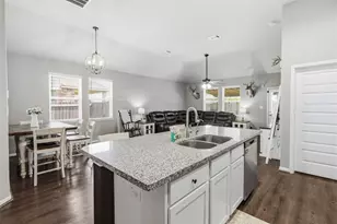 411 Walnut Branch Dr, Baytown, TX 77523 - Photo 4