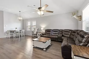 411 Walnut Branch Dr, Baytown, TX 77523 - Photo 8