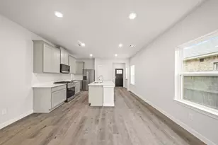 2221 Lake Mist Dr, Texas City, TX 77568 - Photo 8