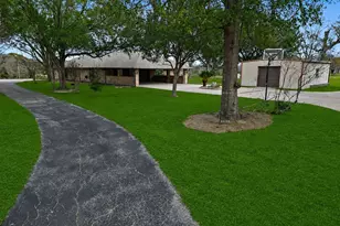 15151 Lakeview Dr, Beach City, TX 77523 - Photo 4