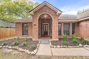 1937 Prairie Creek Dr, Pearland, TX 77581 - Photo 2