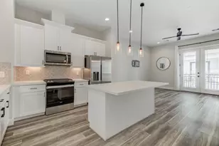 1329 Buescher Dr, Houston, TX 77043 - Photo 20