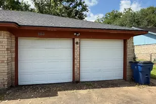 425 Countryside Dr, West Columbia, TX 77486 - Photo 2